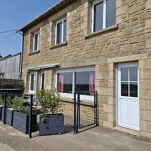 Hébergement de vacances Maison Spacieuse à Coulomb, Saint-Coulomb